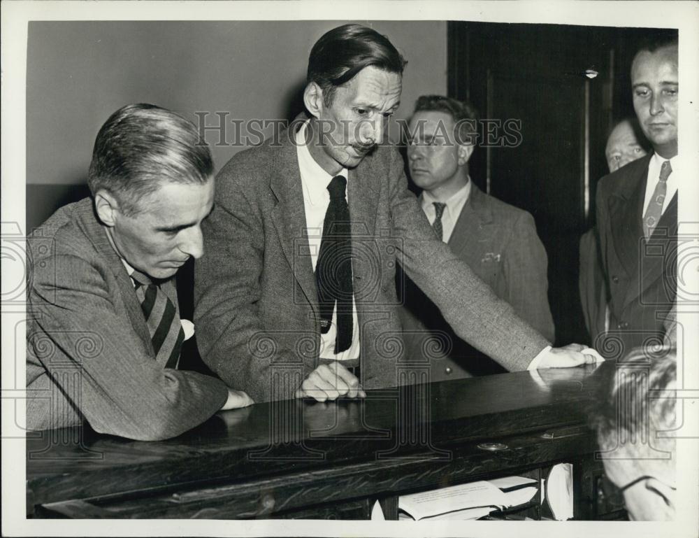 1942 Press Photo Irving Williams &amp; Joseph H Smythe, in court for being spies - Historic Images