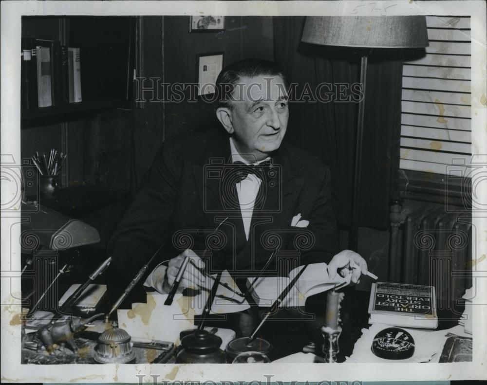 1951 Press Photo Fulton Oursler Published "The Greatest Book Ever Written" - Historic Images
