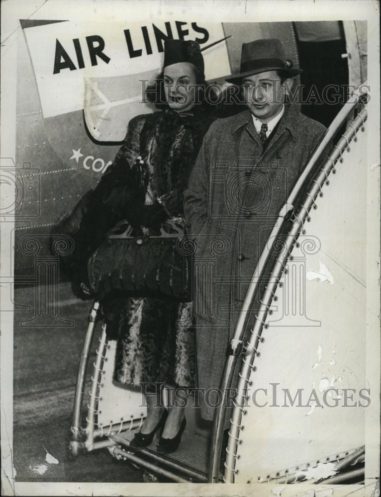 1937 Press Photo Eleanor Holm Jarrett Aquatic Star Billy Rose - RSL80121 - Historic Images