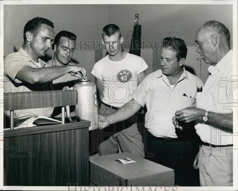 1966 Press Photo Yankeetown fire fighting demonstration at Fire school - Historic Images