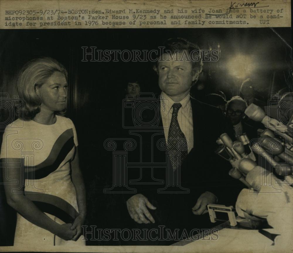 1974 Press Photo Senator Edward Kennedy &amp; Wife Joan - RSL95317 - Historic Images