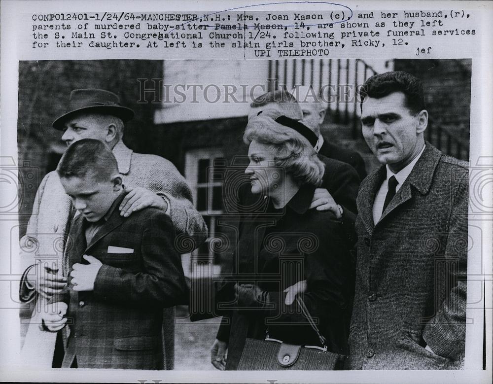 1964 Press Photo Mrs Joan Mason &amp; her husband, parents of murdered Pamela - Historic Images