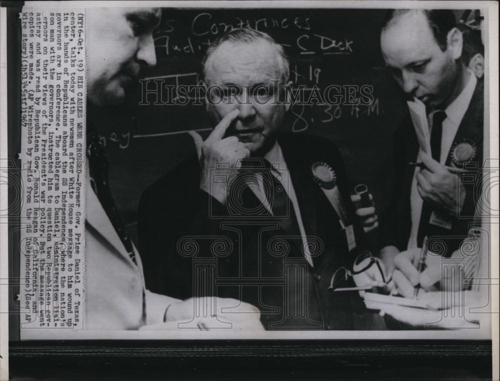 1967 Press Photo Former Gov Price Daniel Texas newsmen - RSL98669 - Historic Images