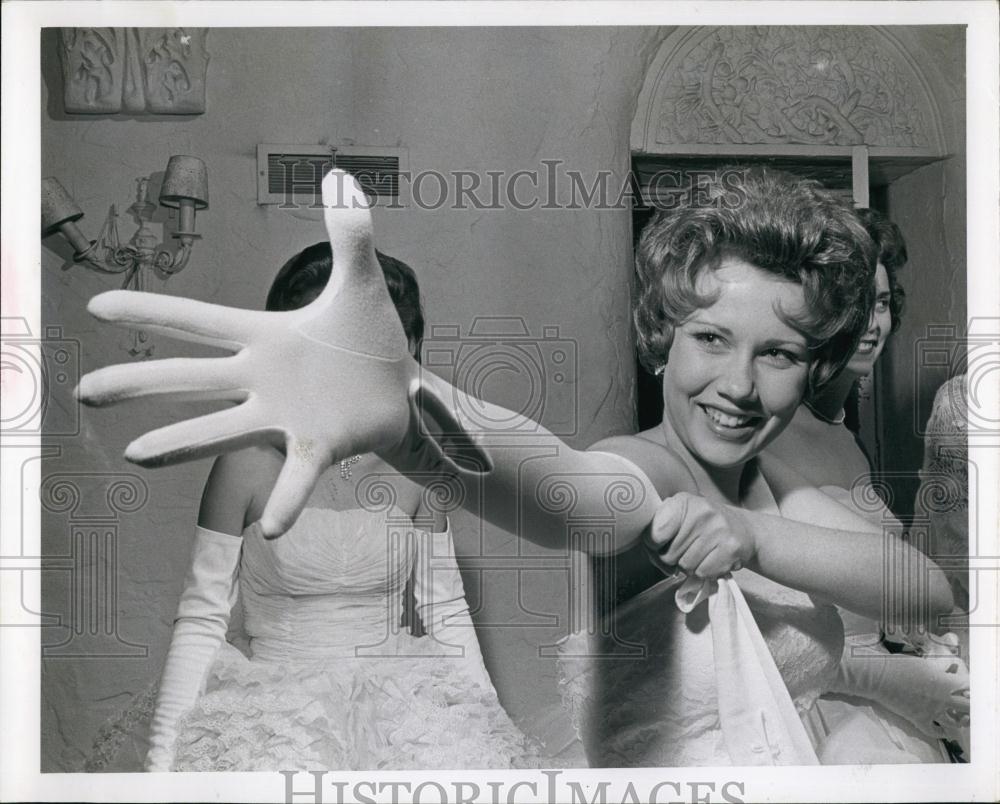 1963 Press Photo Genny Wells ,Junior Sun Goddess contestant - RSL67169 - Historic Images