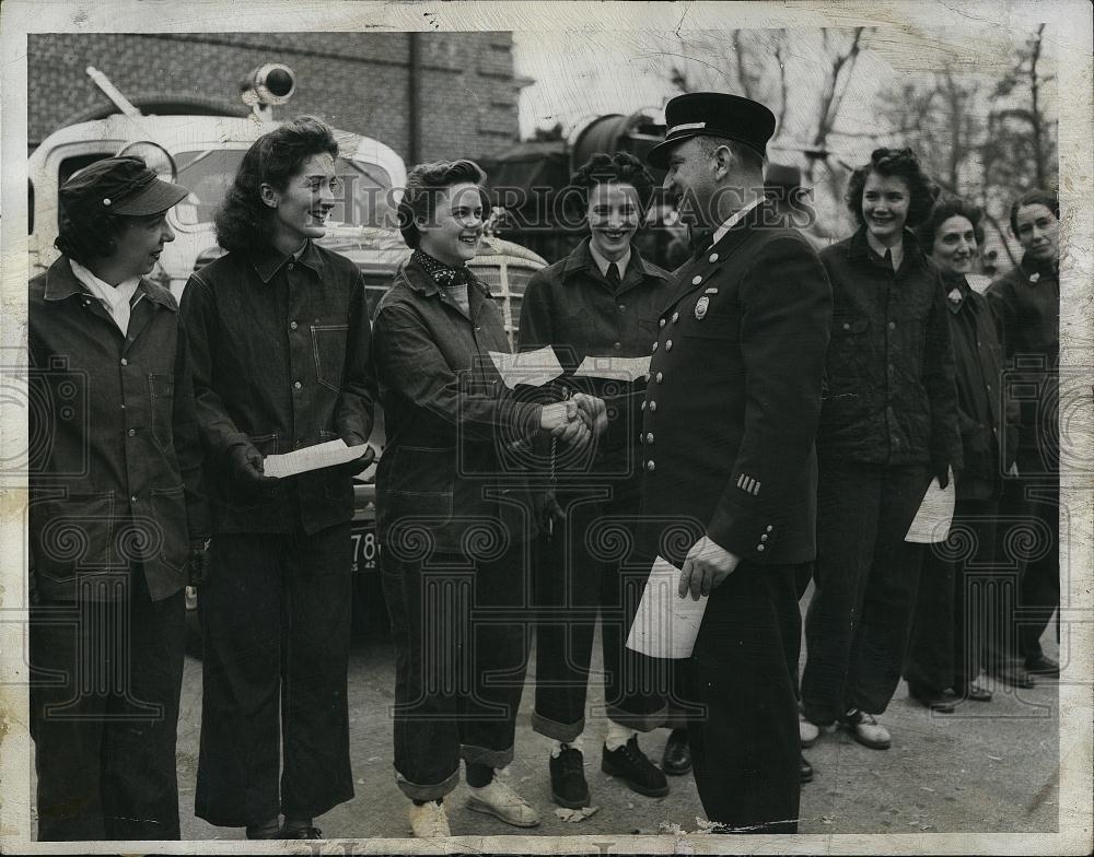 1942 Press Photo Fire Chief Richard Salamone, Lt Alta Maloney - RSL90917 - Historic Images