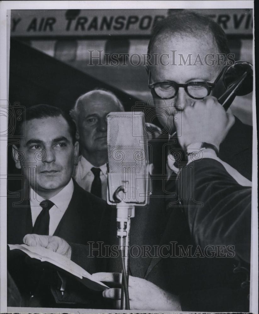 1960 Press Photo Hernando Agudelo Villa, Columbian minister & Douglas Dillon - Historic Images