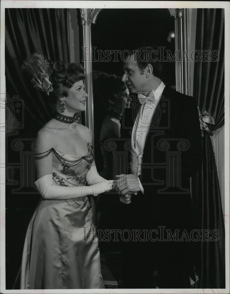 1977 Press Photo Actress Cynthia Wells in "Sweet Adeline" - RSL43739 - Historic Images