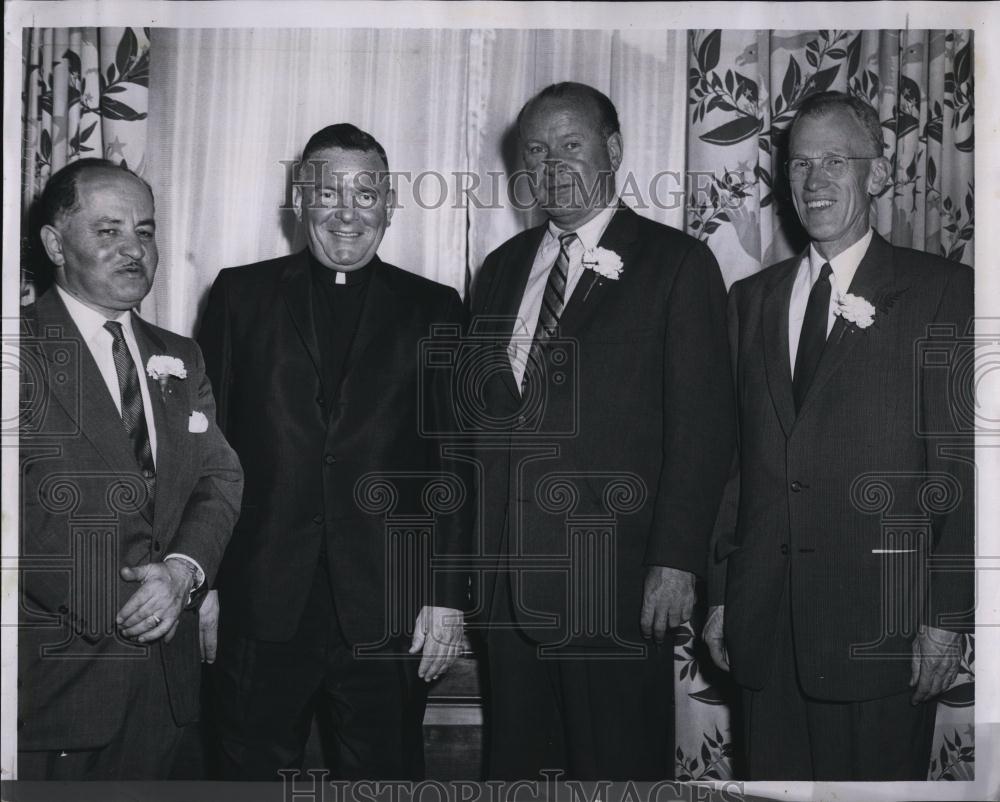 1960 Press Photo Rabbi Leo Shubow, Rev Matthew Coughlin, Jim Britt, - RSL89275 - Historic Images