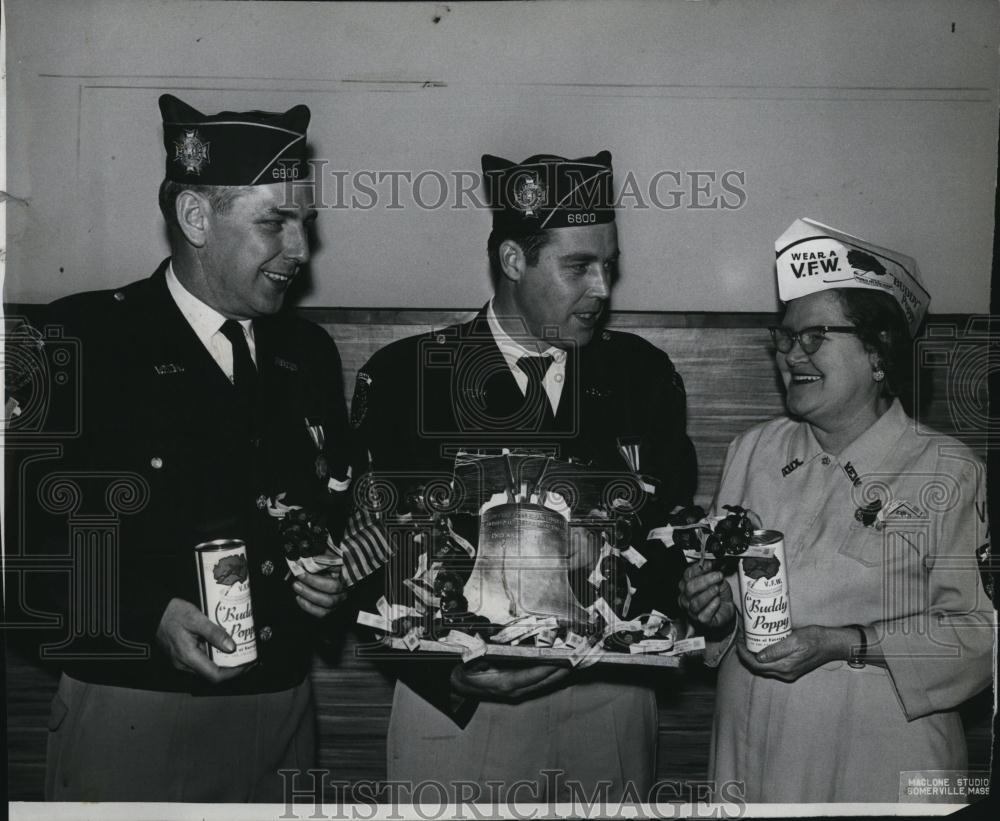 1962 Press Photo Buddy Poppy Campaign Mildred Camarano, Singer - RSL87603 - Historic Images