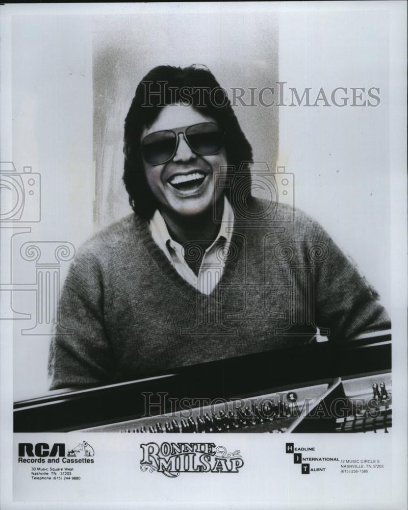 Press Photo Ronnie Milsap Entertainer Musician - RSL82927 - Historic Images