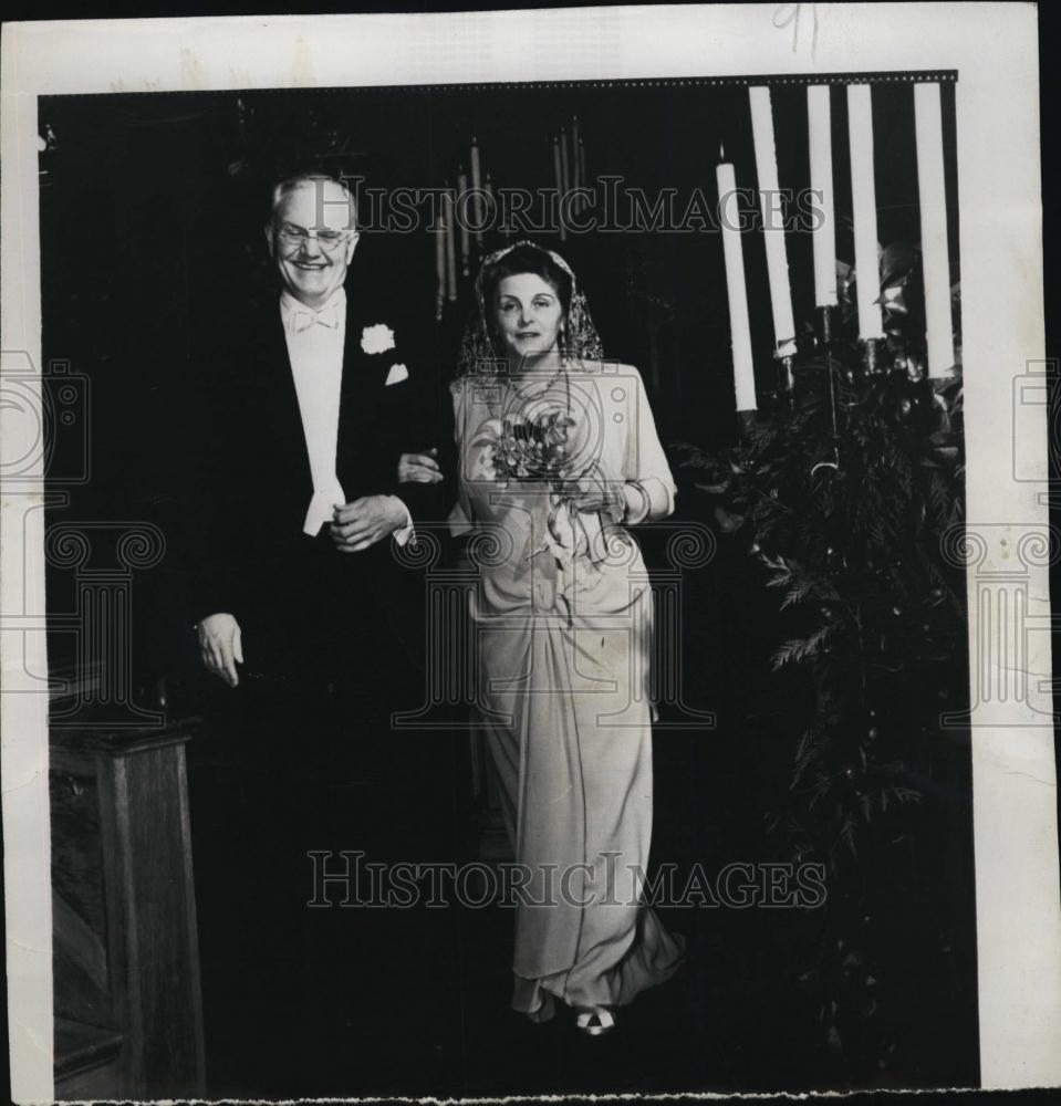1948 Press Photo General Mills ceo Harry Bullis weds Countess Maria Smorczewska - Historic Images