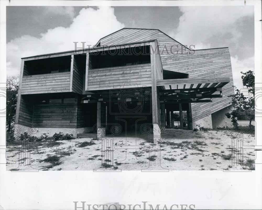 1977 Press Photo Home of Jack Thomas Jr - RSL67813 - Historic Images