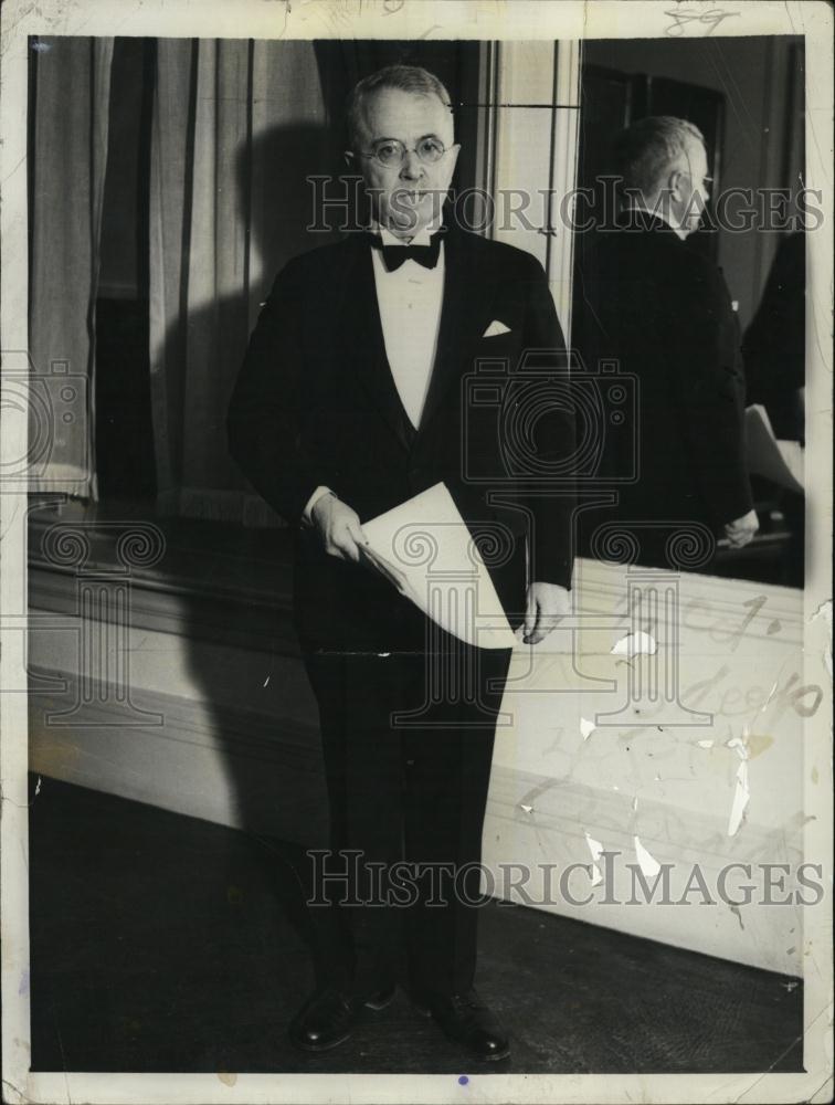 1934 Press Photo Dr RA Dafoe faces audience of 3,000 - RSL44685 - Historic Images