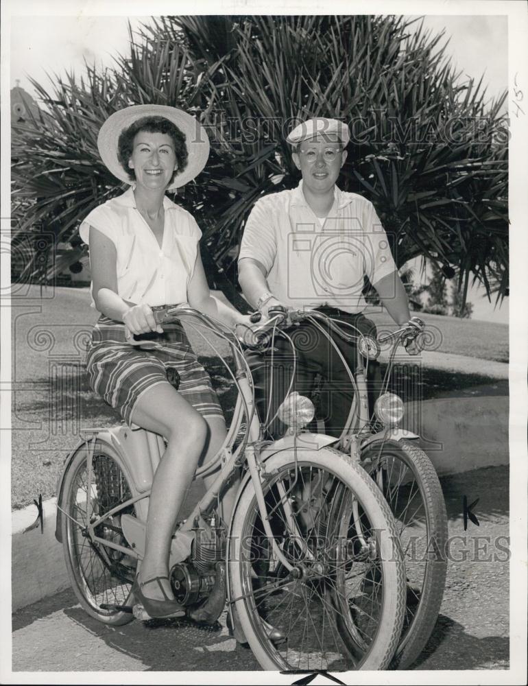 1958 Press Photo Harold Sim Jr Sybil Bindloss Paget Parish Bermuda Honeymoon - Historic Images