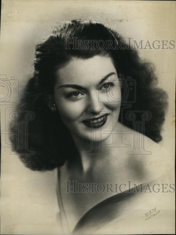 1946 Press Photo Betty Sharp, Accordion Player - RSL78219 - Historic Images