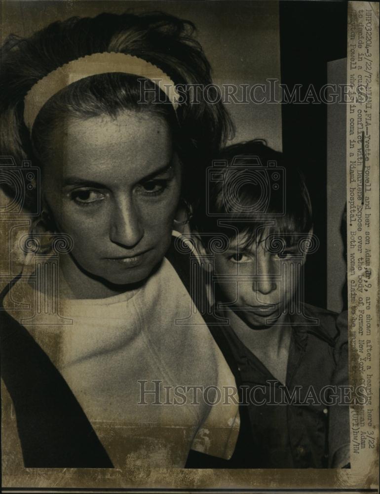 1972 Press Photo Yvette Powell &amp; her son, Adam, Jr at hearing over custody - Historic Images