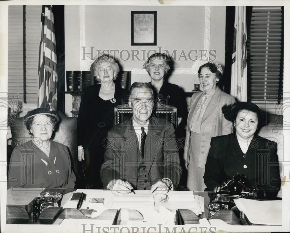 1953 Press Photo MAss Gov Herter,Mrs Clapp,Mrs Knott,,Mrs Hill,Mrs Proctor, - Historic Images