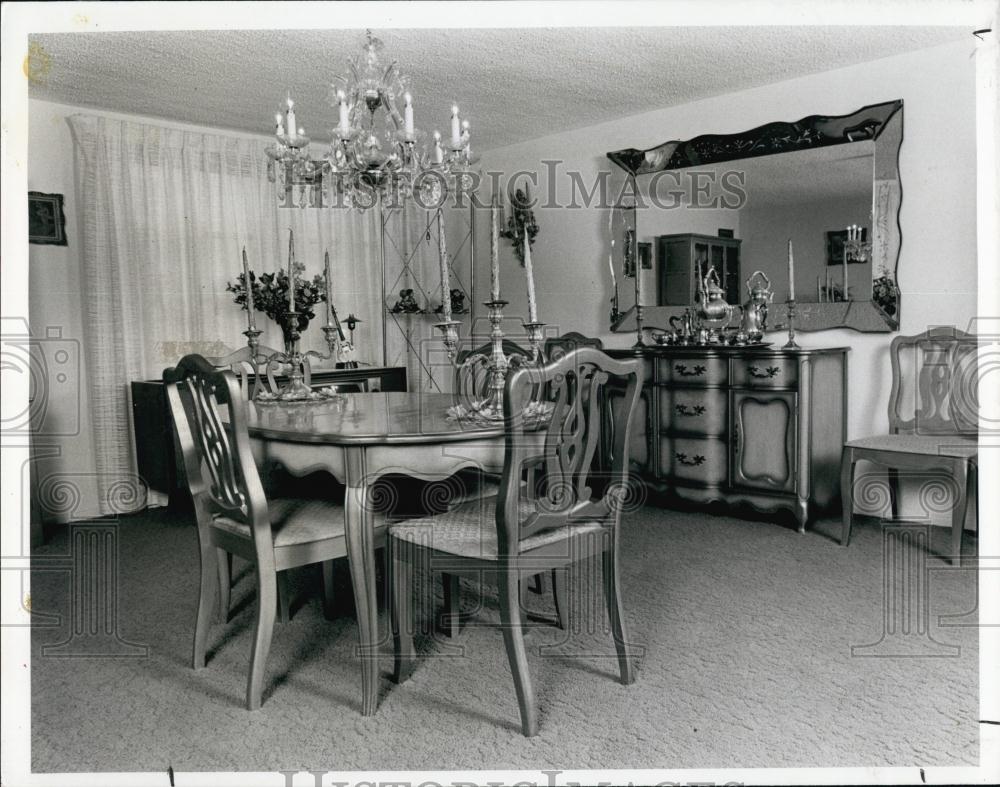 1981 Press Photo Dining Room of Elliot &amp; Bess Saphin&#39;s Home - RSL68711 - Historic Images