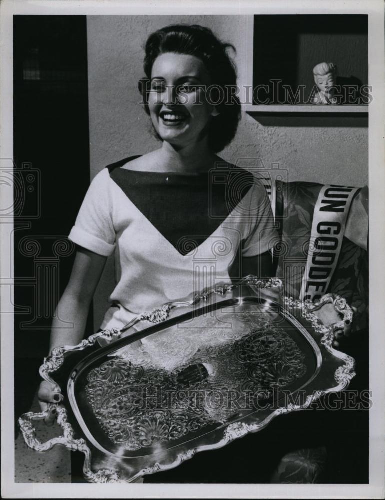 Press Photo Annette Baker, Sun Goddess beauty queen holder - RSL92231 - Historic Images