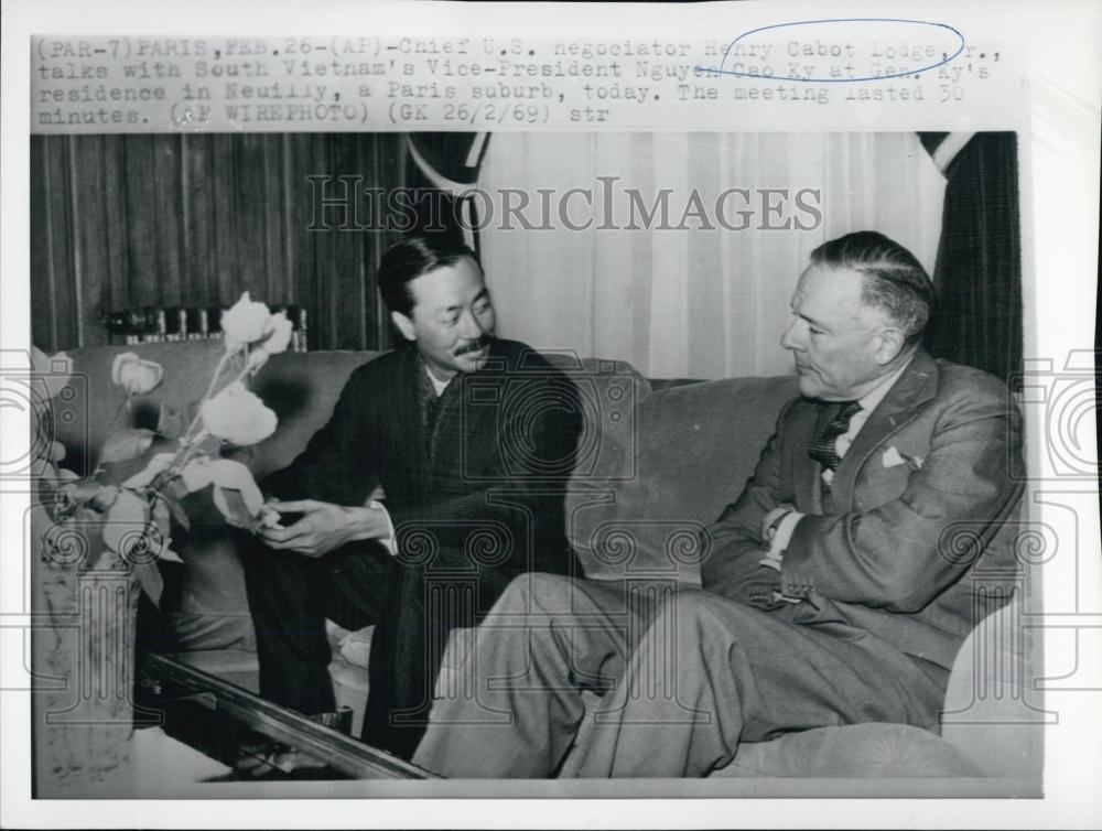 1969 Press Photo Chief US Negotiator Henry Cabot Lodge,Vice Pres Nguyen Cao Ky - Historic Images