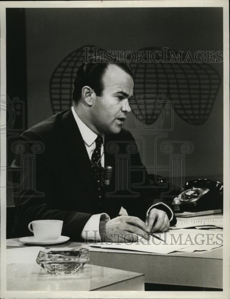 1961 Press Photo Sander Vanocur News Anchor Host - RSL93955 - Historic Images