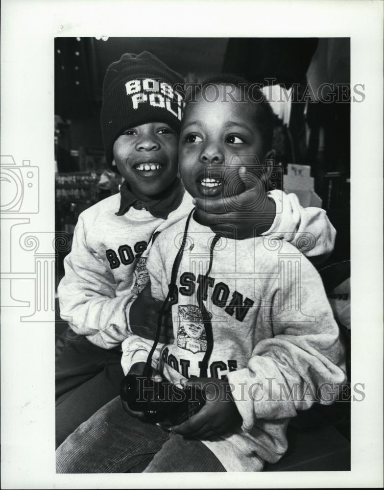 1994 Press Photo Dale Anderson, Chris Anderson, children of slain Police officer - Historic Images