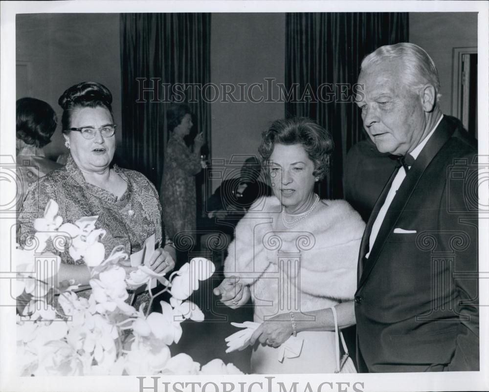 1967 Press Photo Mrs Donald C Power, Mrs P A Sugg, Mr P A Sugg - Historic Images