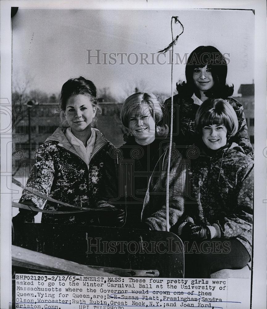 1965 Press Photo Susan Platt Sandra Olson Ruth Rubin Joan Ford Carnival Ball - Historic Images