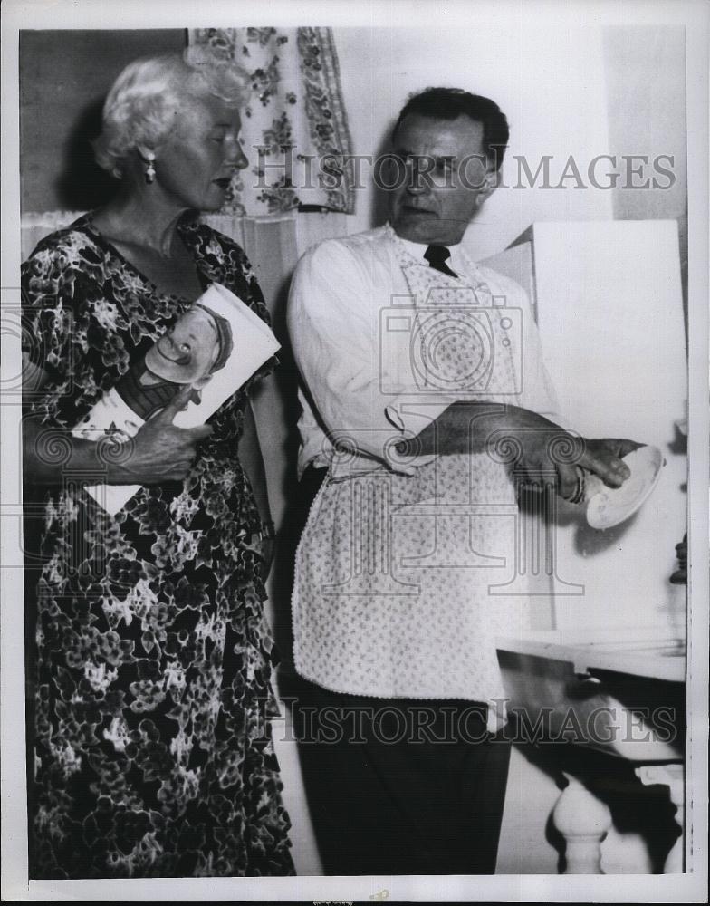 1950 Press Photo Superior Judge Rudolph F Desort of Chicago with his wife - Historic Images