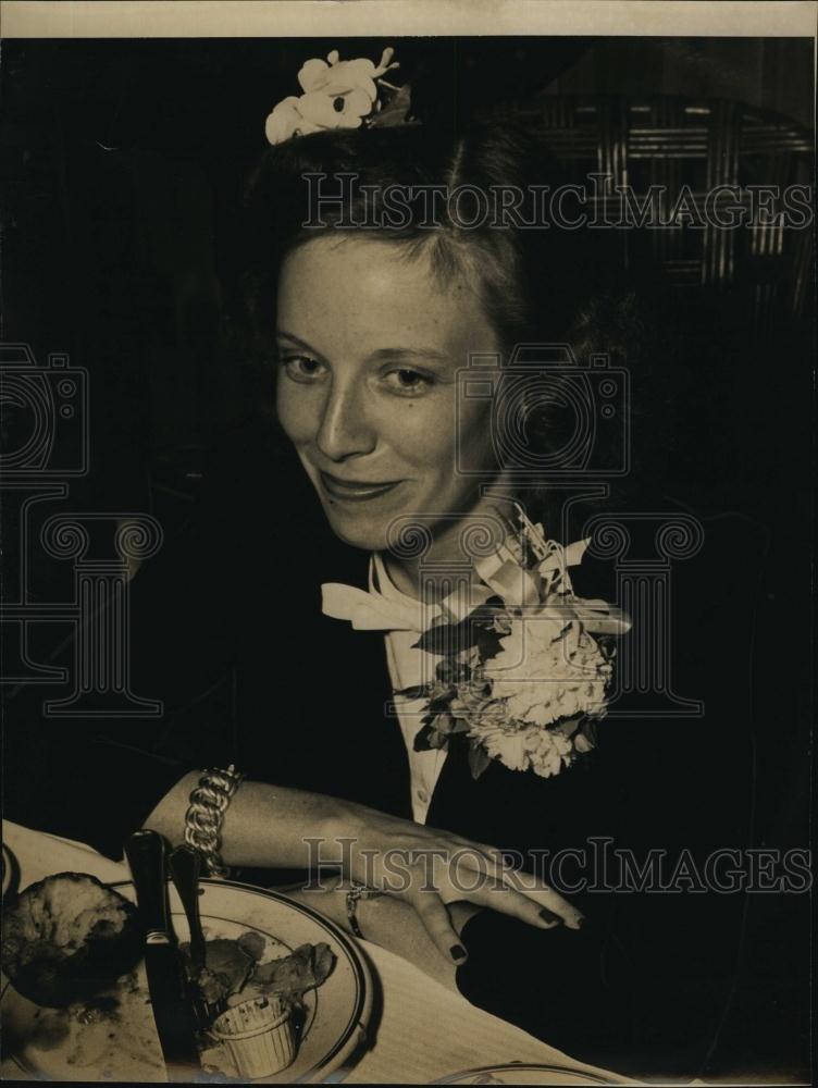 1943 Press Photo MrsFloyd Potter - RSL92167 - Historic Images