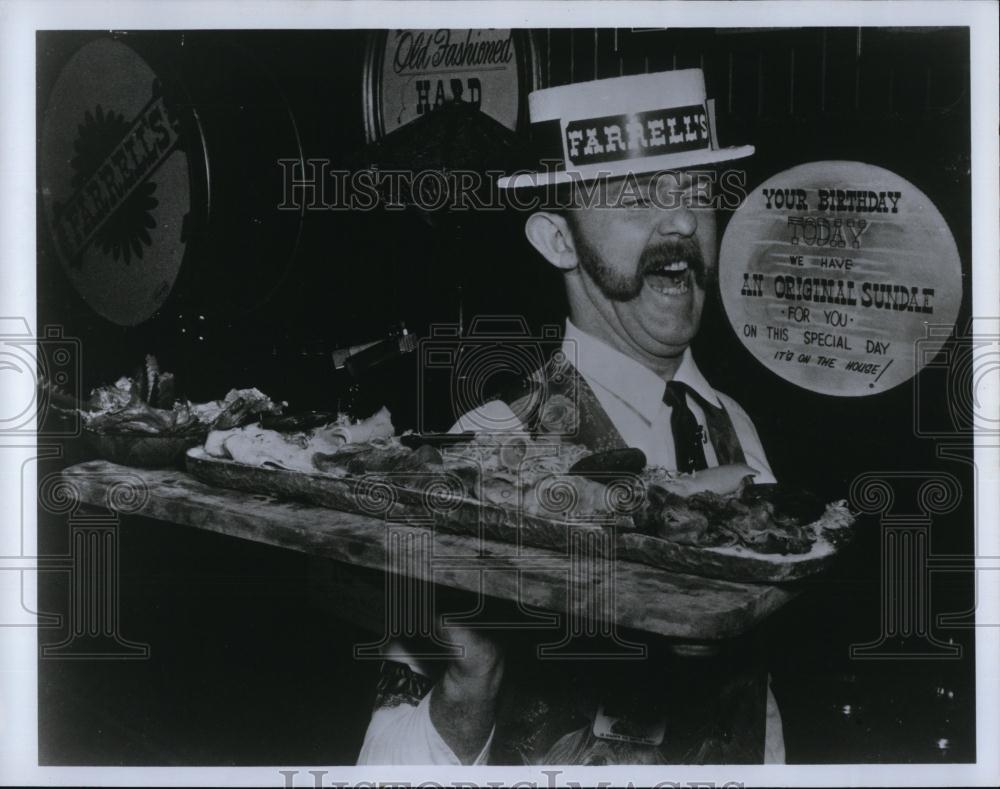 1975 Press Photo Farrells Ice Cream Parlour Tampa Florida - RSL95291 - Historic Images