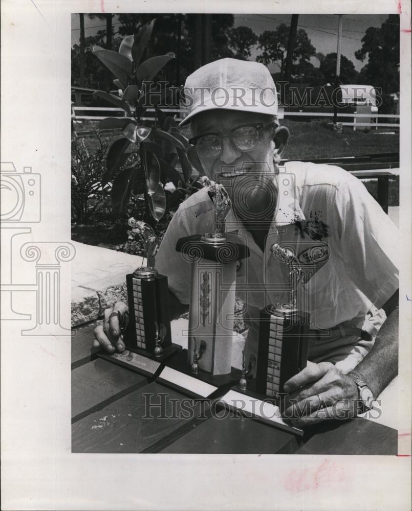 1964 Press Photo Frank Quillin, Manager Bay Pines Putt-R-Golf Course - RSL91855 - Historic Images