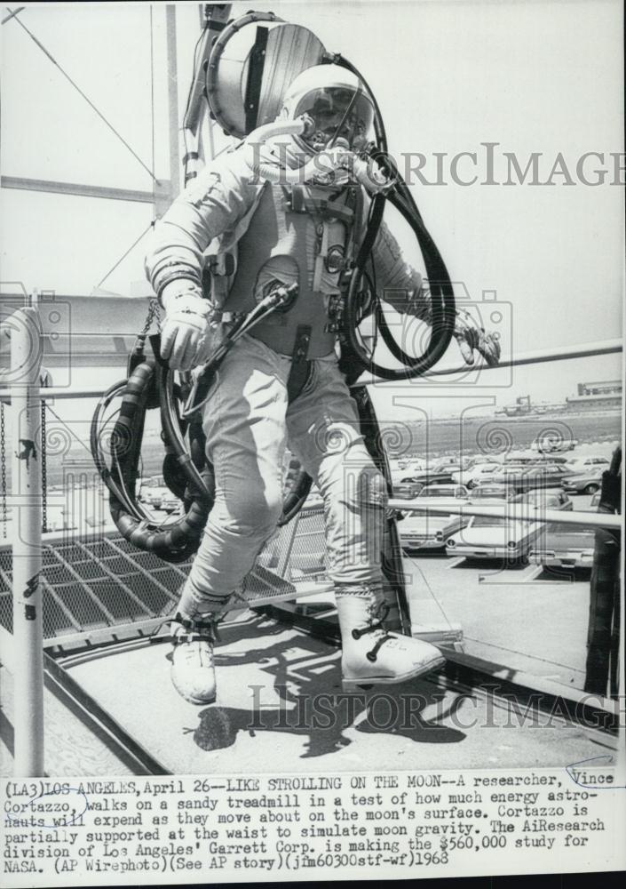 1968 Press Photo Vince Cortazzo, Astronaut on Treadmill - RSL02587 - Historic Images