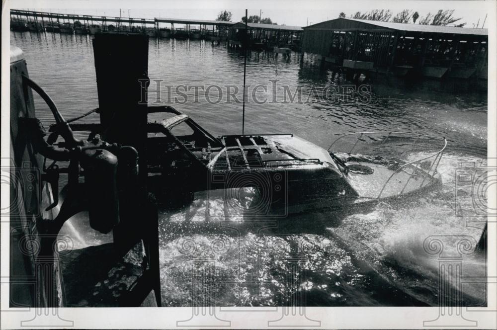 1972 Press Photo Charred Wreckage of &quot;The Lamplighter&quot; - RSL69395 - Historic Images