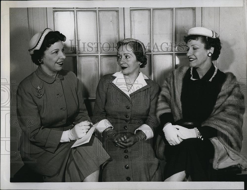 1954 Press Photo Mrs Giro Cardinale,Mrs Grande, & Mrs Pati Plan Dinner Dance - Historic Images