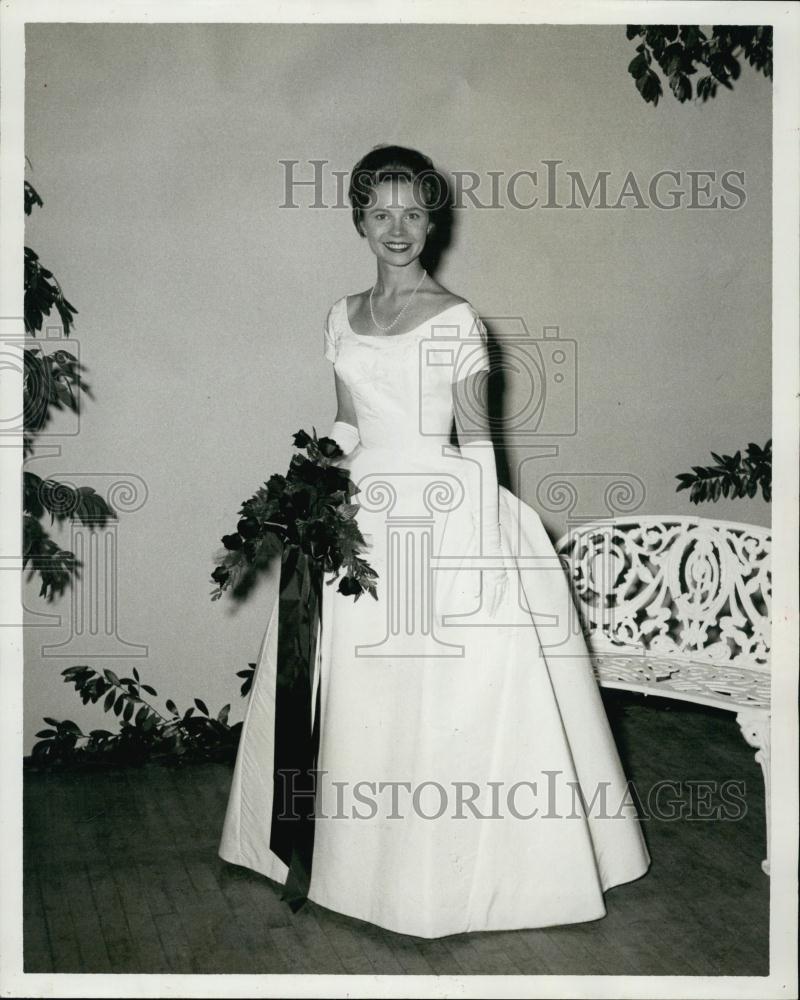 1963 Press Photo Miss Elizabeth Olson in Wedding Gown - RSL64451 - Historic Images