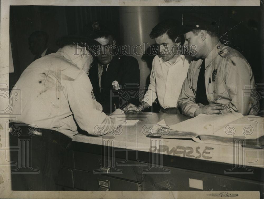 1949 Press Photo Murder suspect John McCann in custody of EP Nugent - RSL86731 - Historic Images