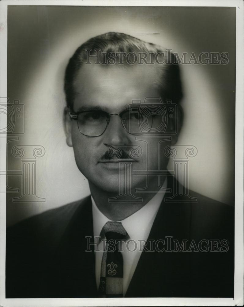 1957 Press Photo Dr Robert McCullough President of Osteopathic Assn - RSL45411 - Historic Images