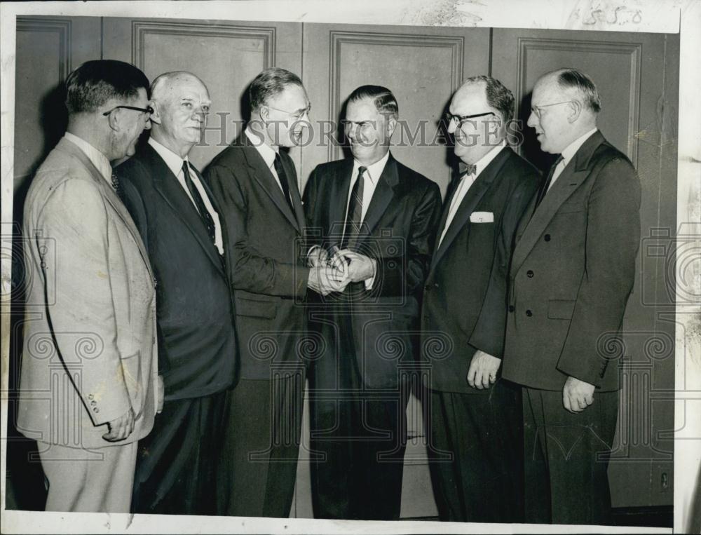 1955 Press Photo Photo Engravers Testimonial Dinner, John Dagnan, Ernest Johnson - Historic Images