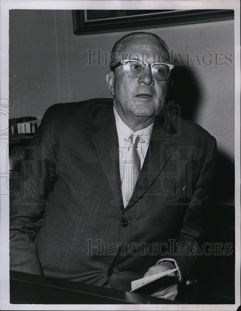 1969 Press Photo John Carver Chairman Of Watertown School Committee - RSL84349 - Historic Images