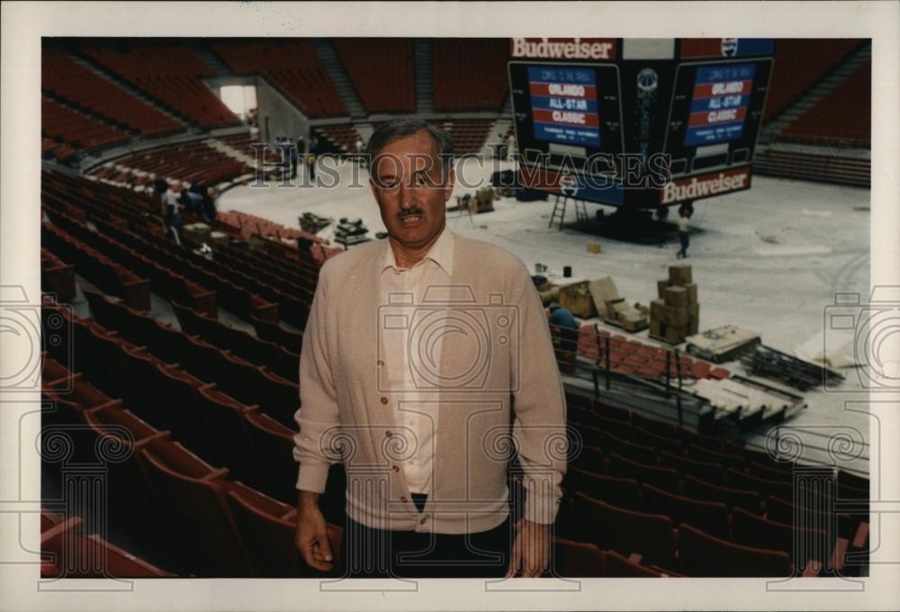 1992 Press Photo Pat Williams vice pres of the NBAÃ¢â¬s Orlando  Magic - Historic Images