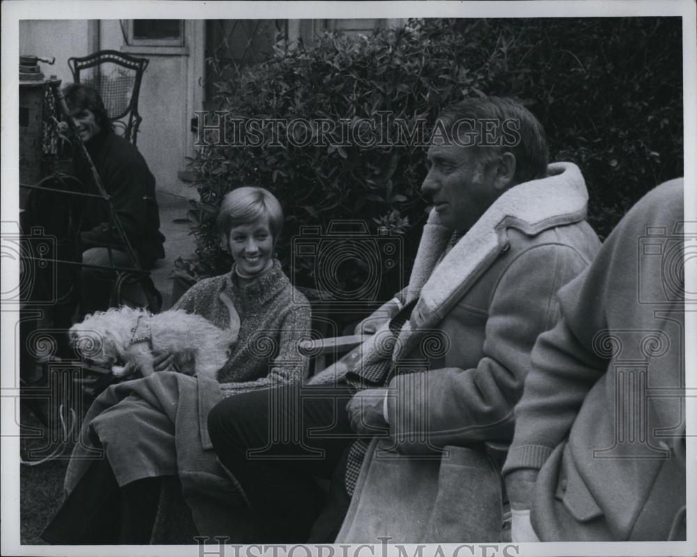 1972 Press Photo Paramount Pres Howard Koch &amp; actress Sandy Duncan - RSL86133 - Historic Images