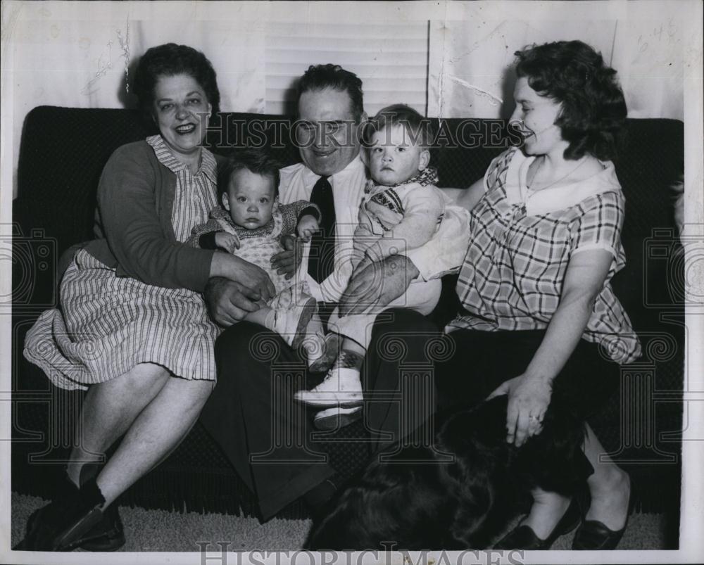 1961 Press Photo Post Position Winner Daniel McDonald & Family - RSL87413 - Historic Images