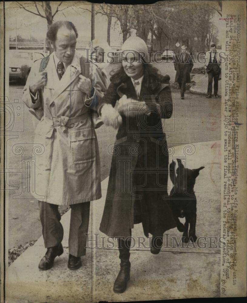 1972 Press Photo Prime Minister Pierre Elliott Tudeau and child Justin - Historic Images