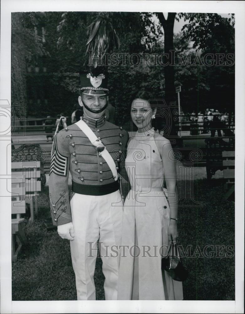 1951 Press Photo West Points Honor man Cadet Gordon E Danforth and Fiancee Jo - Historic Images