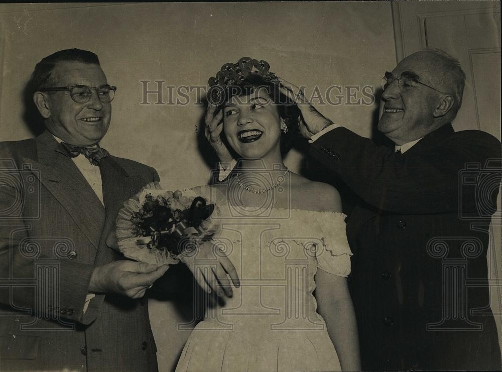 1951 Press Photo Louise Viana, Queen Of Hearts, Edward A Perry, Daniel T March, - Historic Images