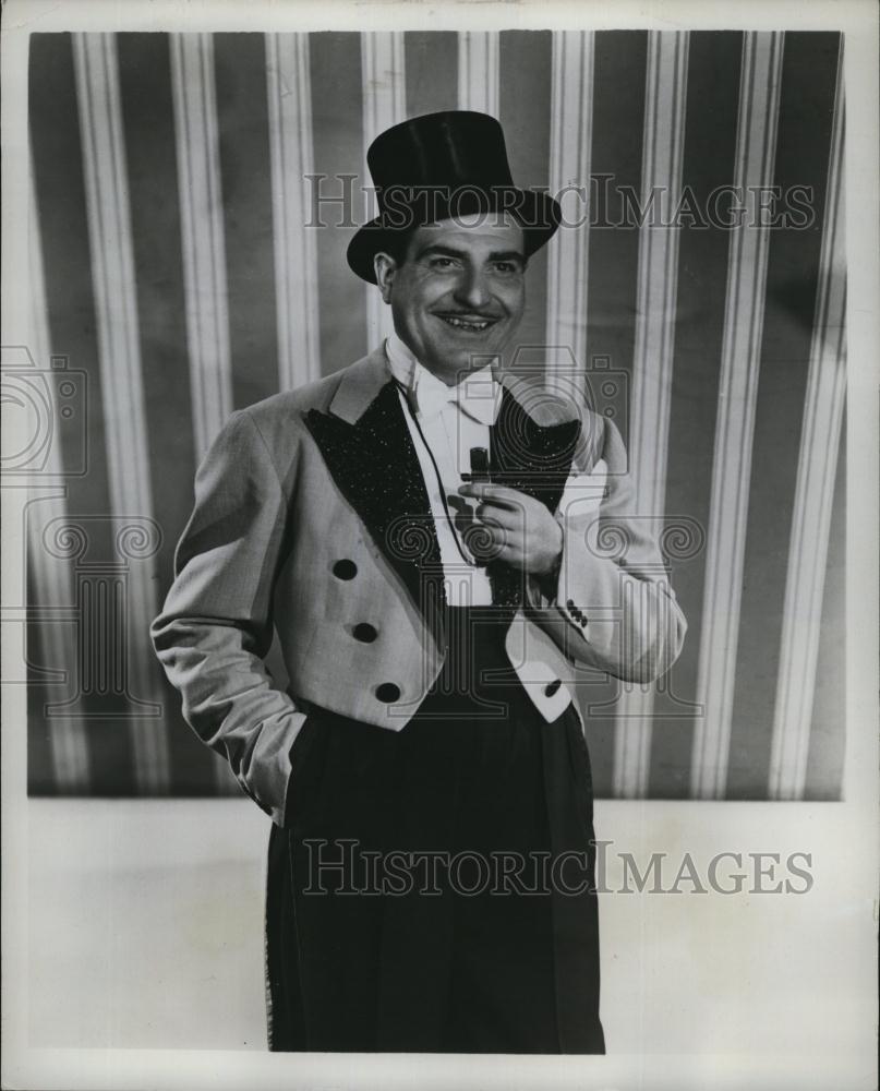 1952 Press Photo Smiling Jack Sterling, Ringmaster &quot;Sealtest Big Top&quot; - Historic Images