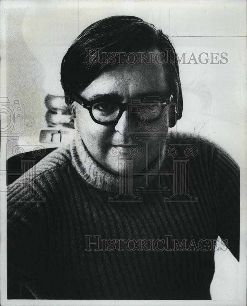 1971 Press Photo Geoffrey Beene, Fashion Designer - RSL83779 - Historic Images