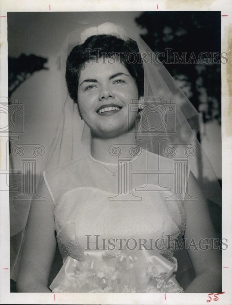 1958 Press Photo Mrs E A Miller, Formerly Ann Carney In Wedding Dress - Historic Images