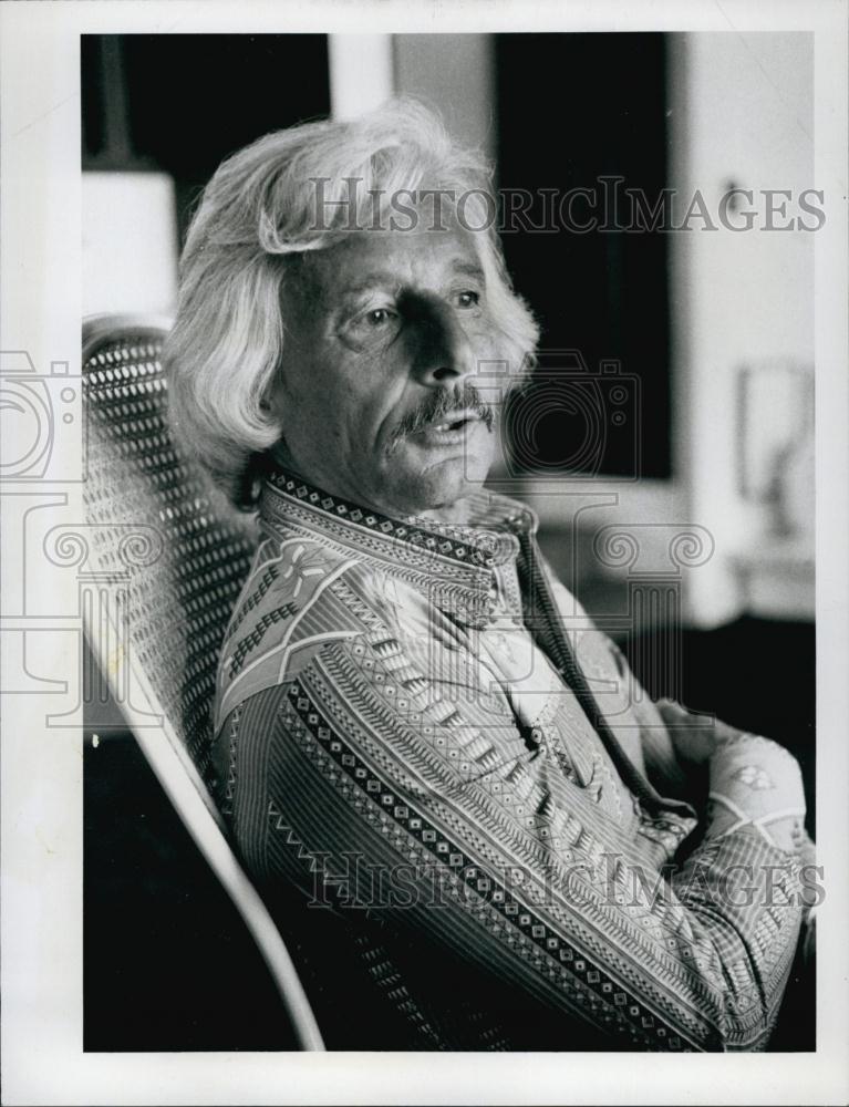 1975 Press Photo Oleg Cassini, French-born American fashion designer - RSL61807 - Historic Images